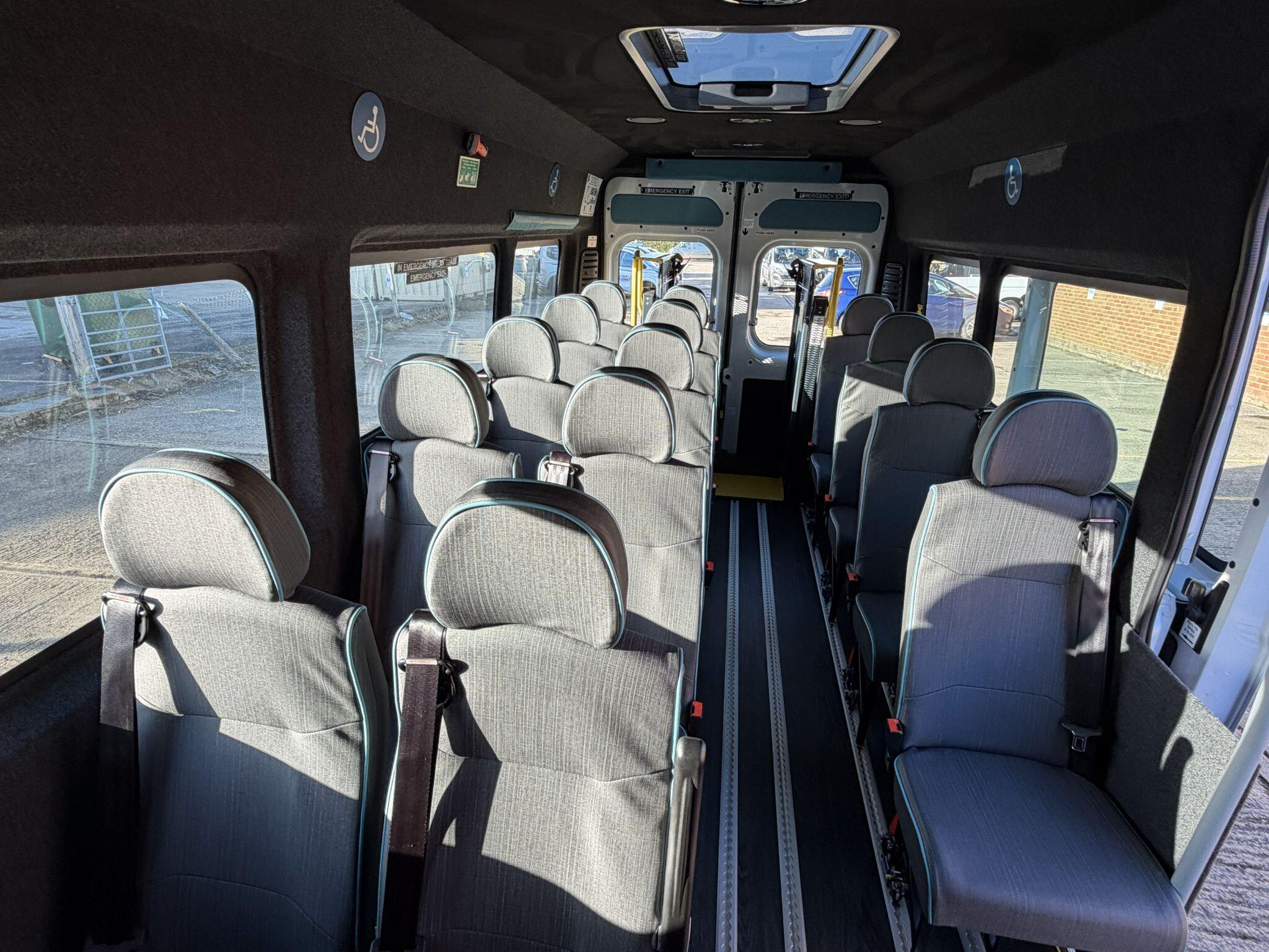 Peugeot Boxer image 8